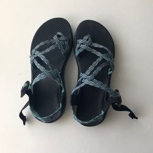 Size 9M–Blue/Green 2 Strap Chaco With Toe Loop